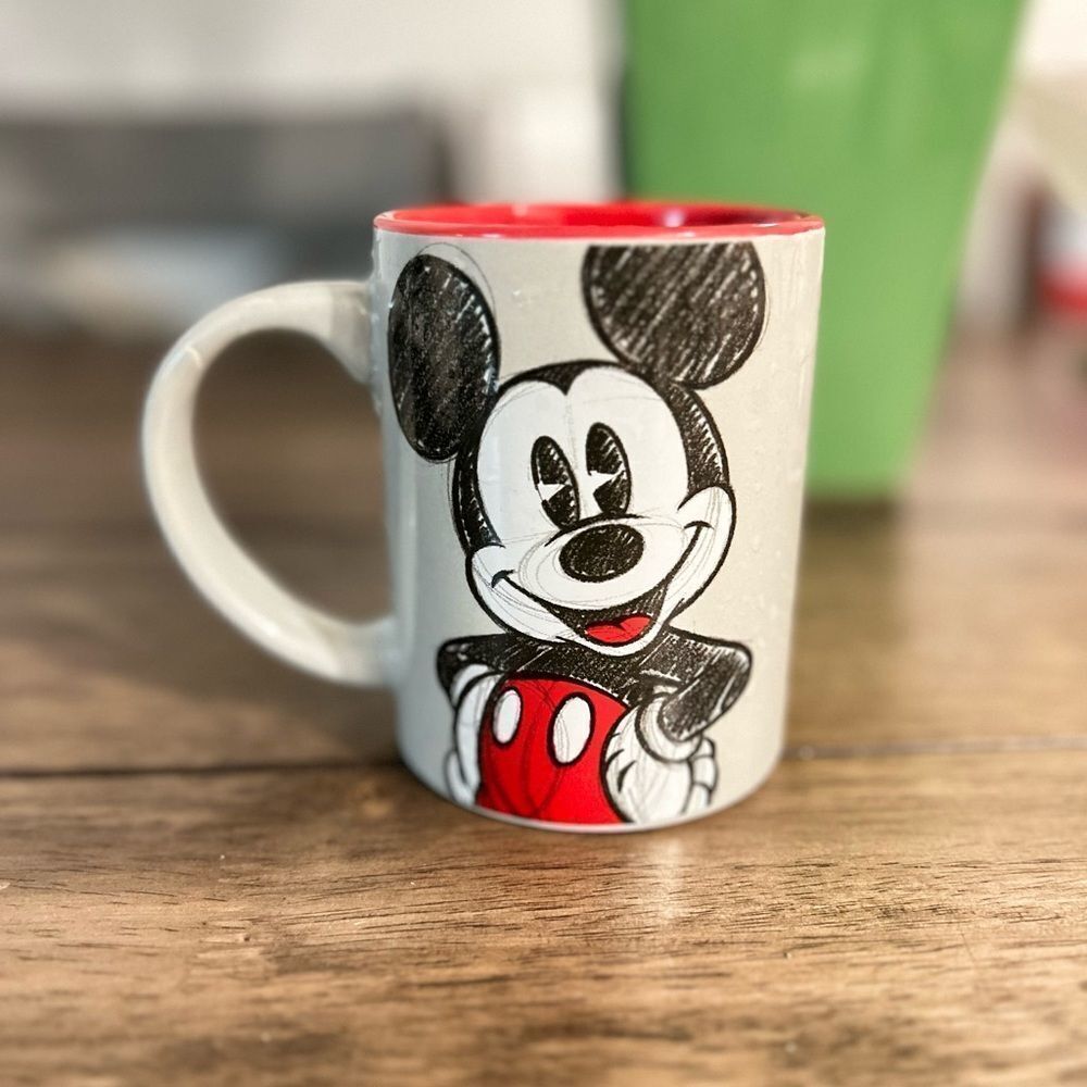 Classic Disney Mickey Mouse Coffee Mug by Jerry Leigh Gray‎ Red 4.5